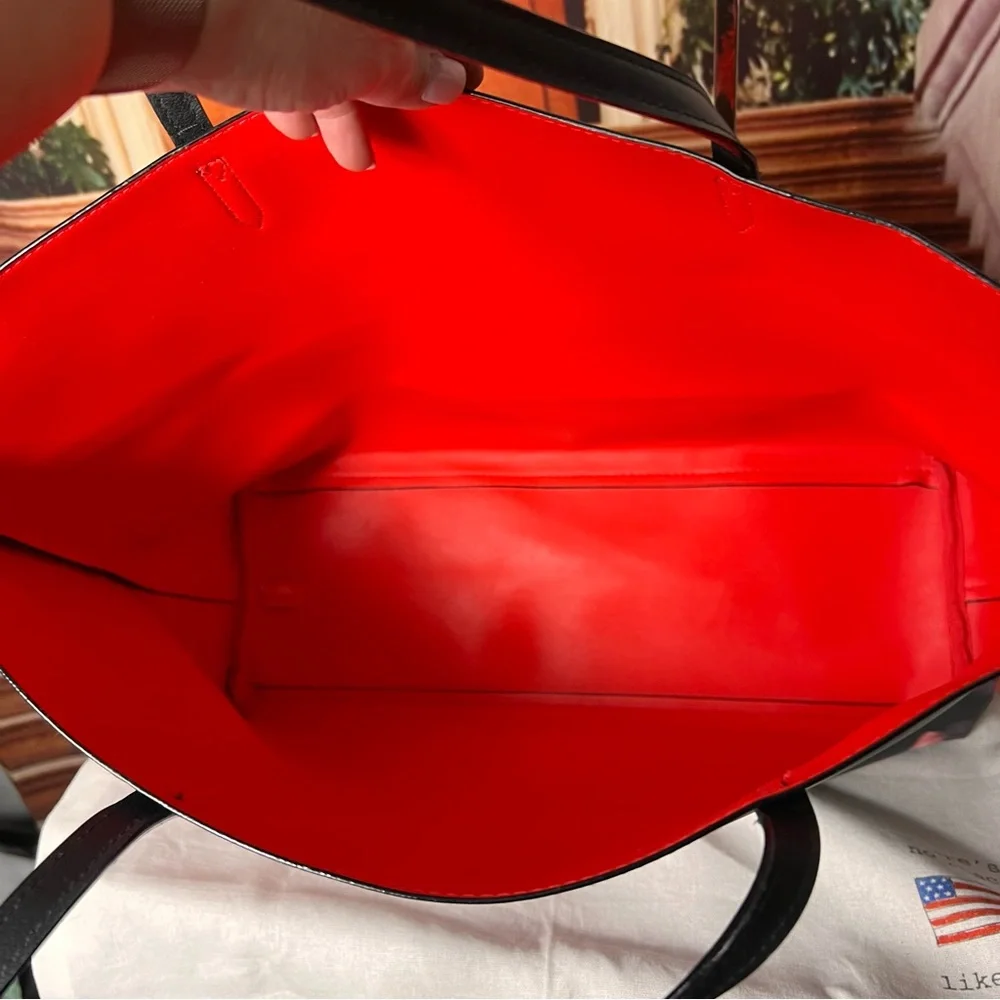 VICTORIAS SECRET ROSE TOILE FLORAL LIMITED EDITION TOTE 🌹🌹❤️❤️ - Picture 6 of 12